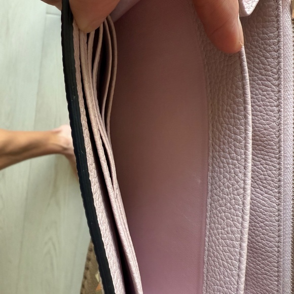 Valentino Garavani Wallet On Chain (Blush) - Picture 12 of 16